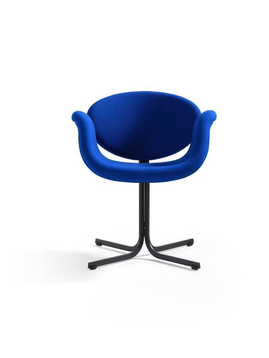 Een elegante designfauteuil vernieuwen met aandacht voor vorm en zitcomfort